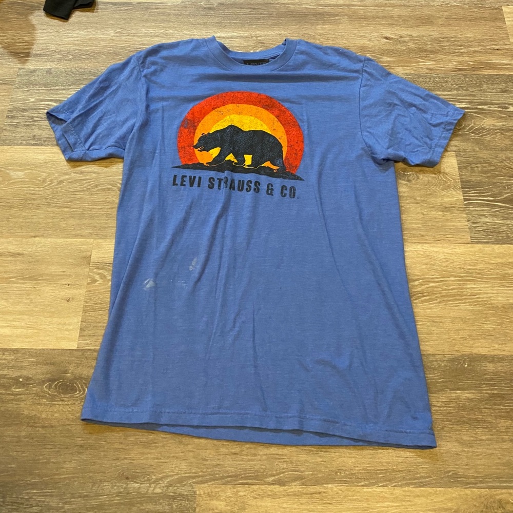 Mens Levi t shirt